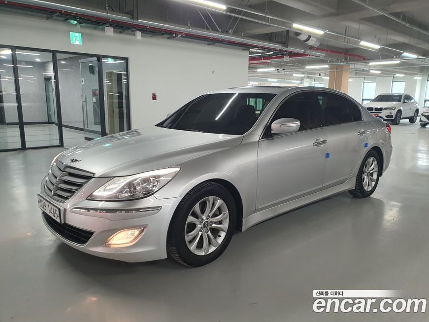 Hyundai Genesis 2013