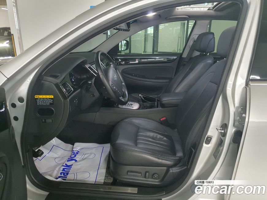 Hyundai Genesis 2013