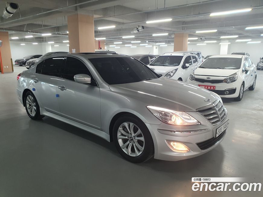 Hyundai Genesis 2013