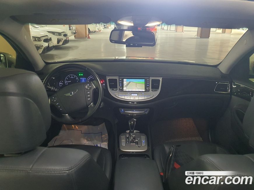 Hyundai Genesis 2013