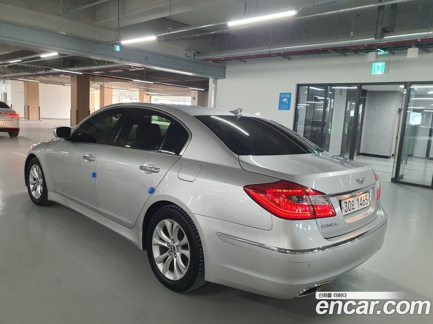 Hyundai Genesis 2013