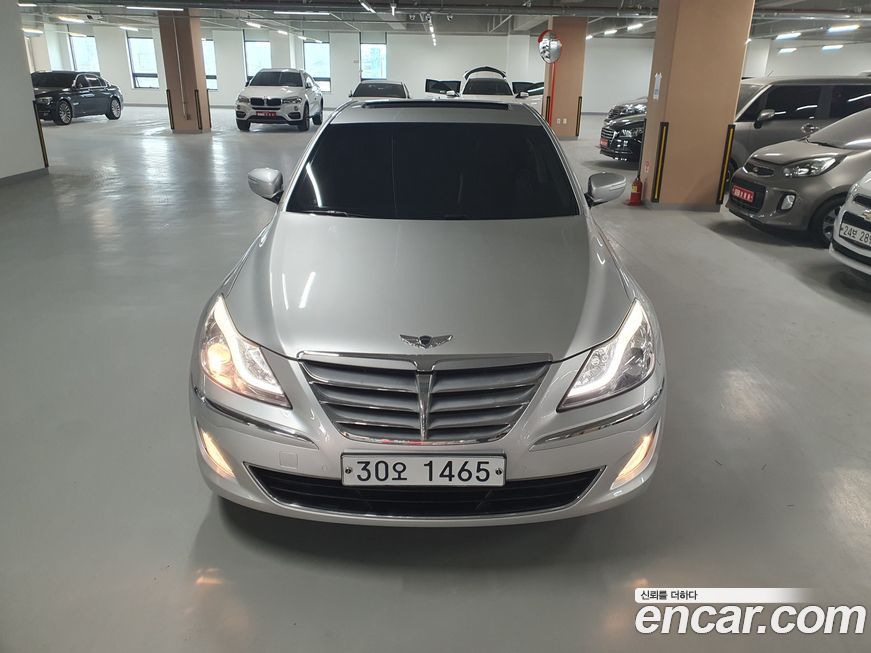 Hyundai Genesis 2013