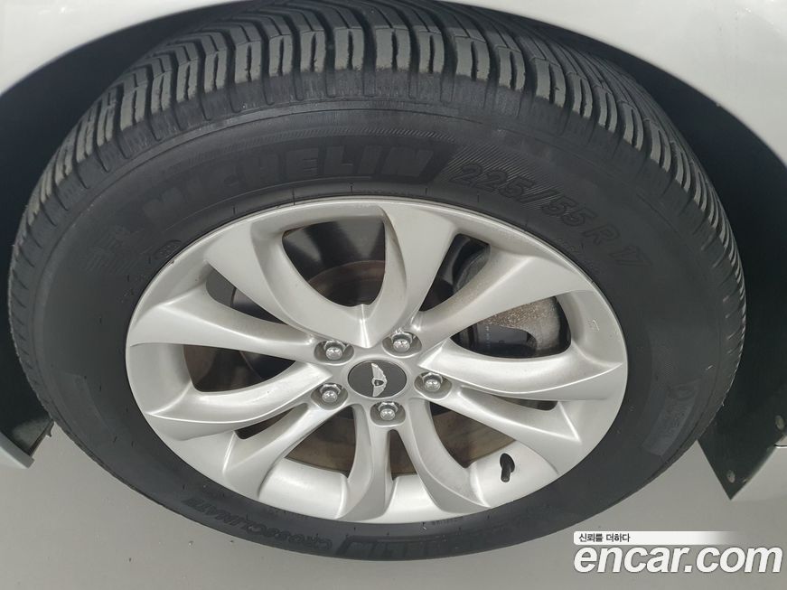 Hyundai Genesis 2013