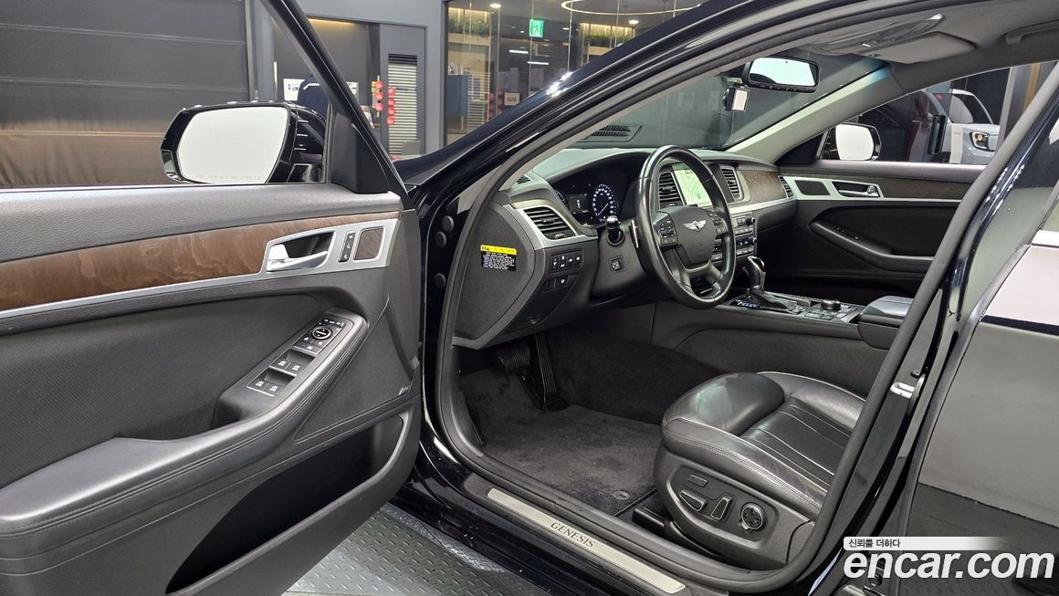 Hyundai Genesis 2015