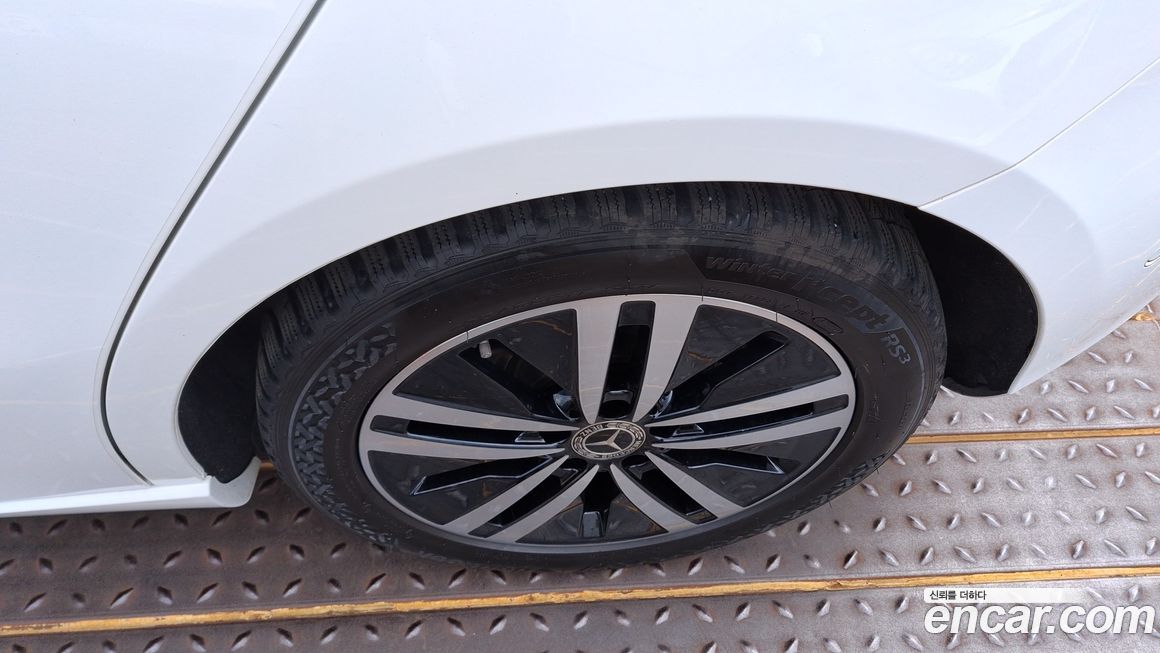 Mercedes-Benz A-Class 2023