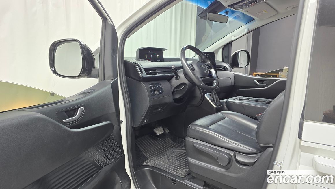 Hyundai Staria 2022