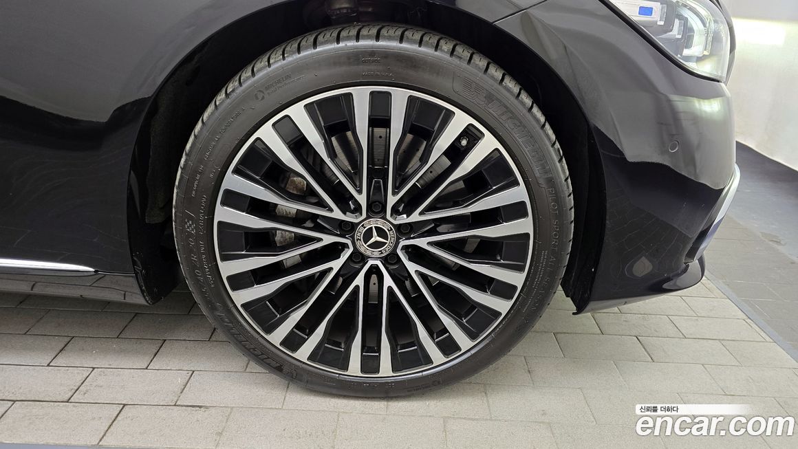 Mercedes-Benz S-Class 2023