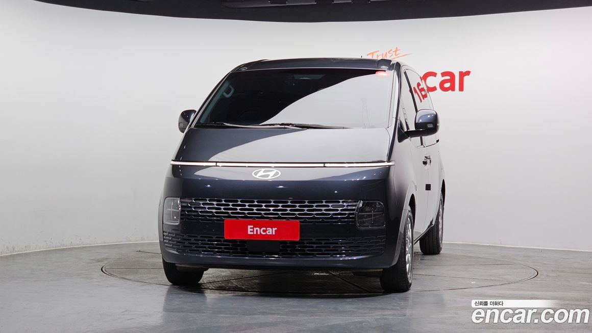 Hyundai Staria 2025