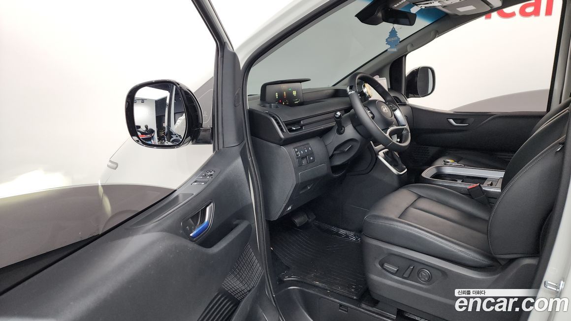Hyundai Staria 2025