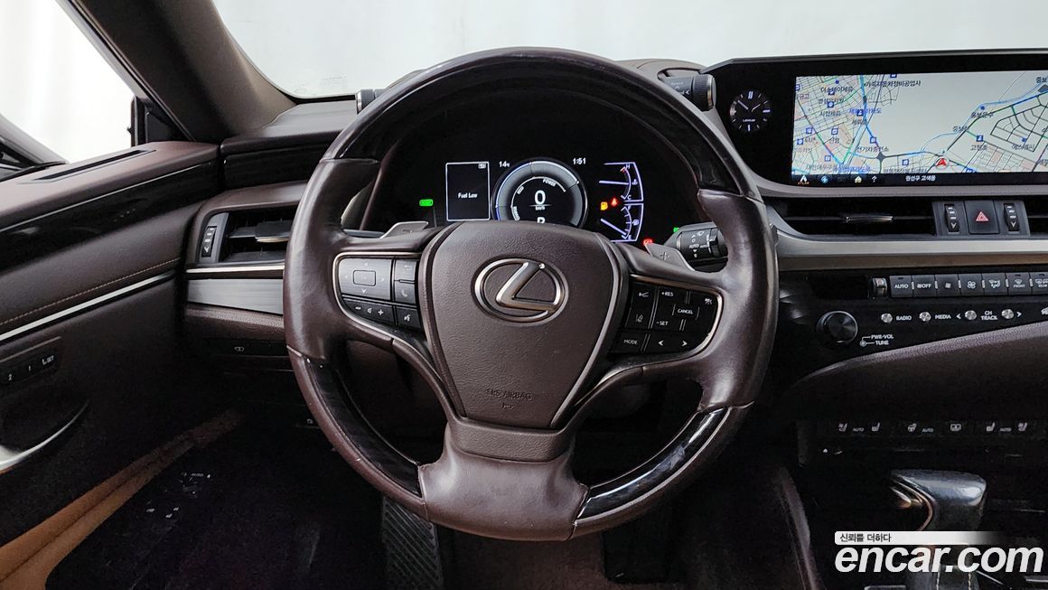 Lexus ES 2019