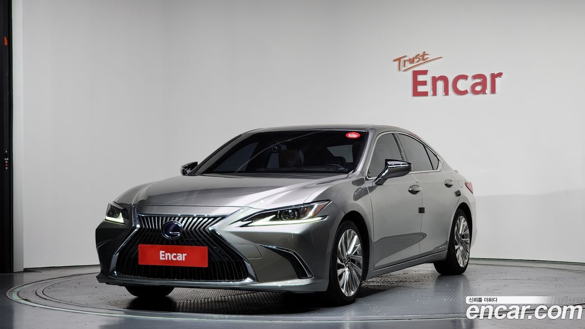 Lexus ES 2019