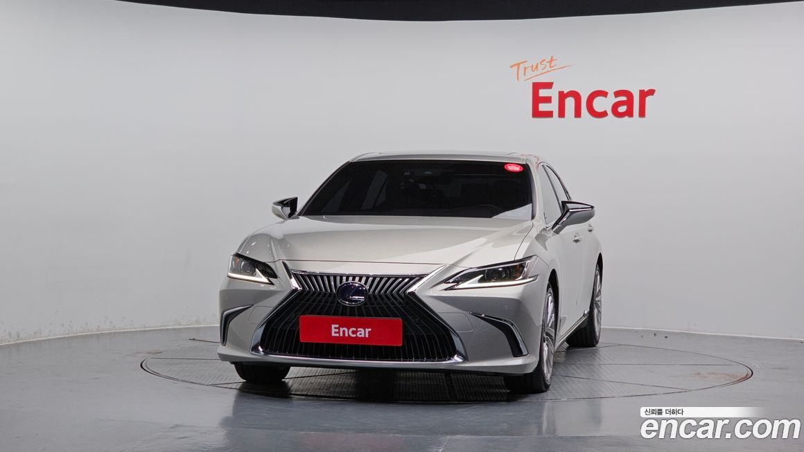 Lexus ES 2019