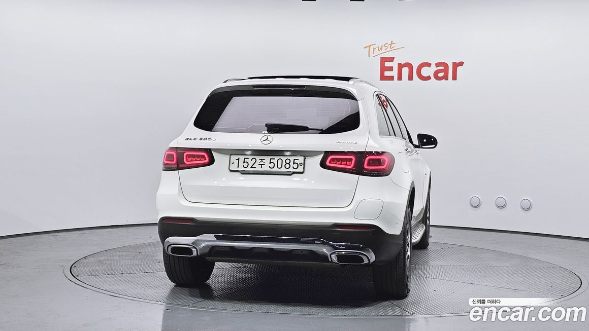 Mercedes-Benz GLC-Class 2021