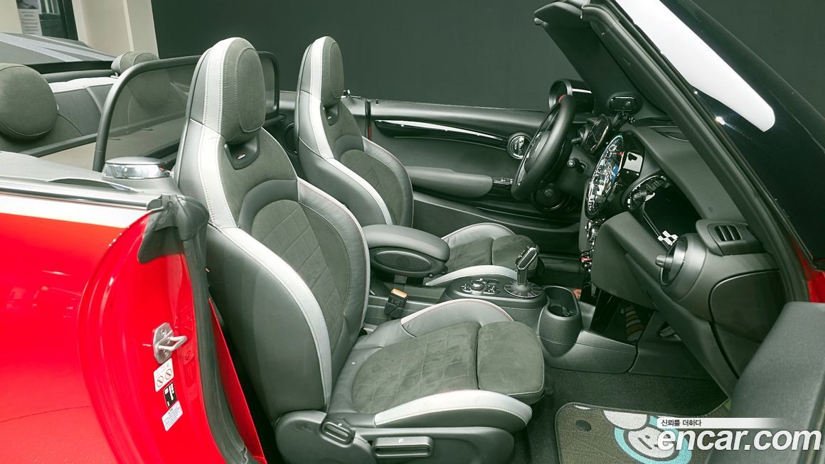 Mini Cooper Convertible 2024