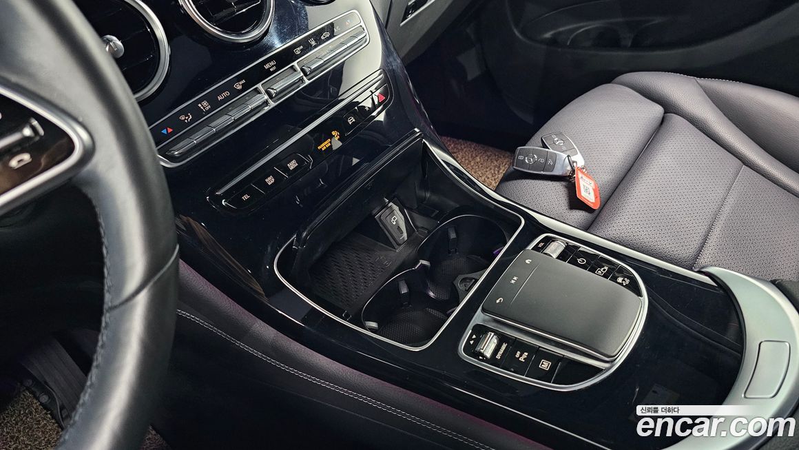 Mercedes-Benz GLC-Class 2021