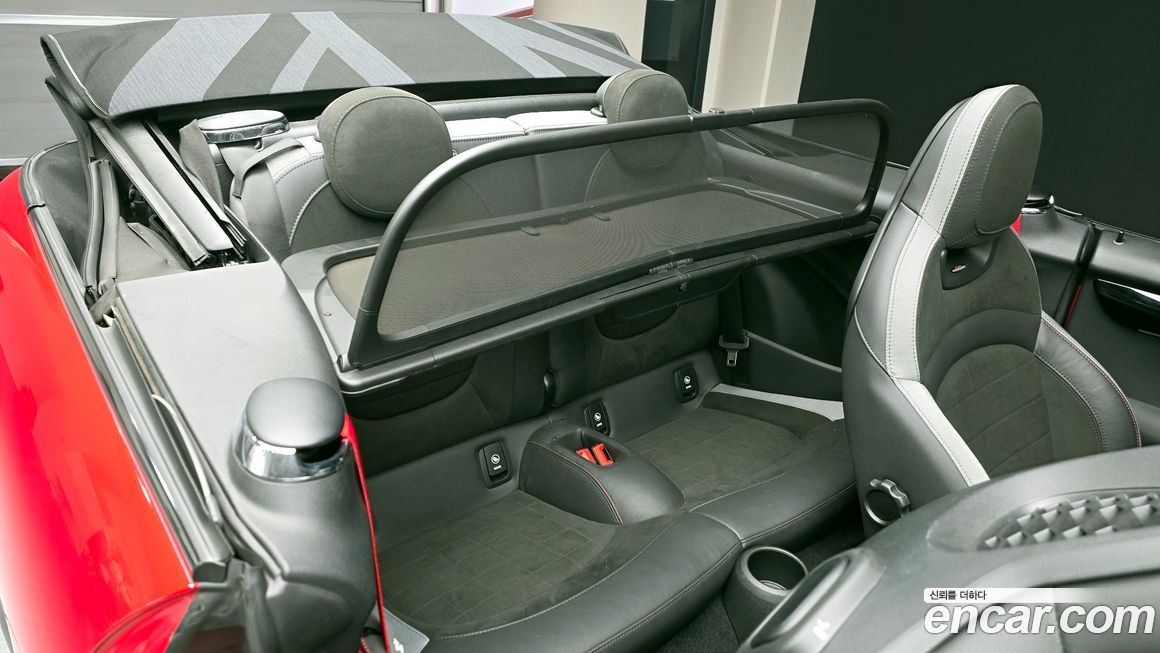 Mini Cooper Convertible 2024