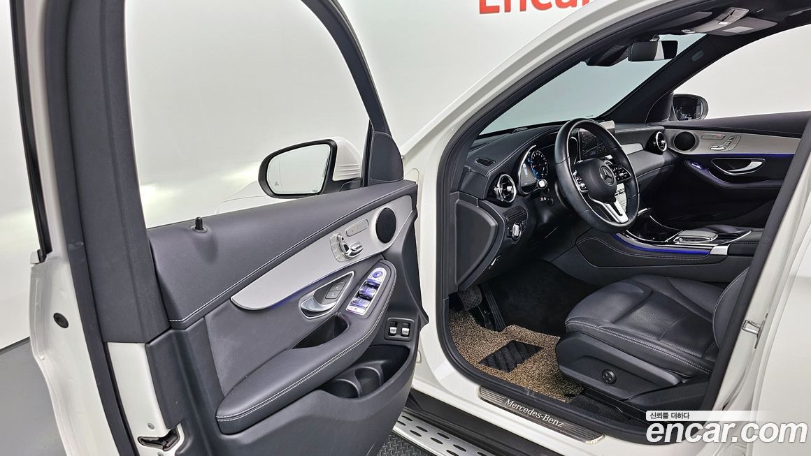 Mercedes-Benz GLC-Class 2021