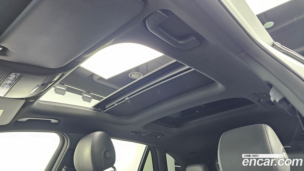 Mercedes-Benz GLC-Class 2021