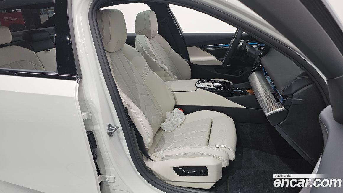 BMW 5-Series 2025