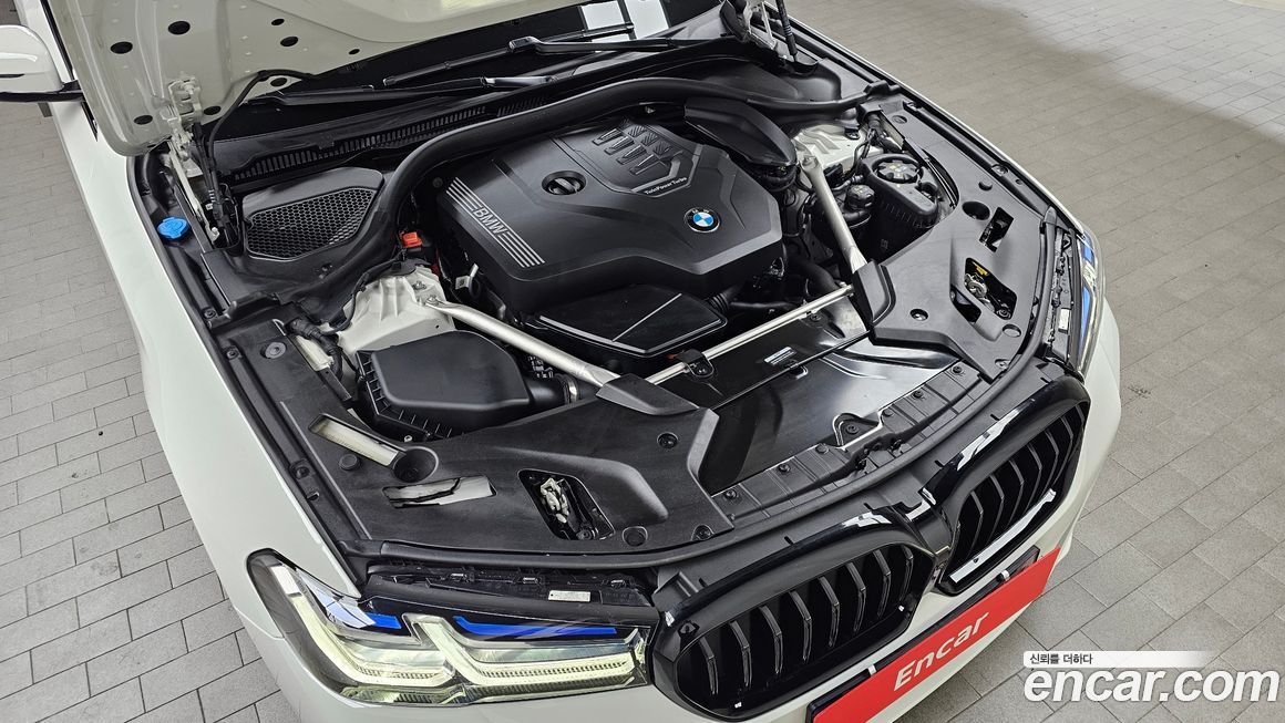 BMW 5-Series 2023