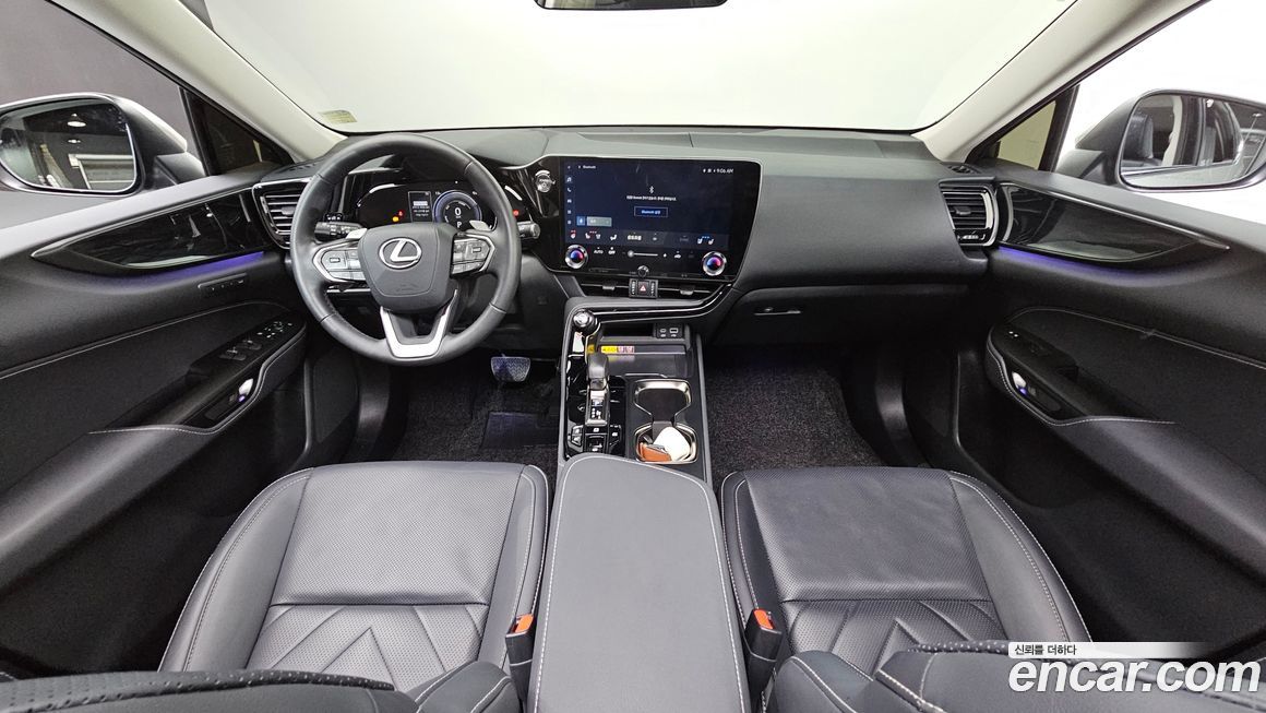 Lexus NX 2025