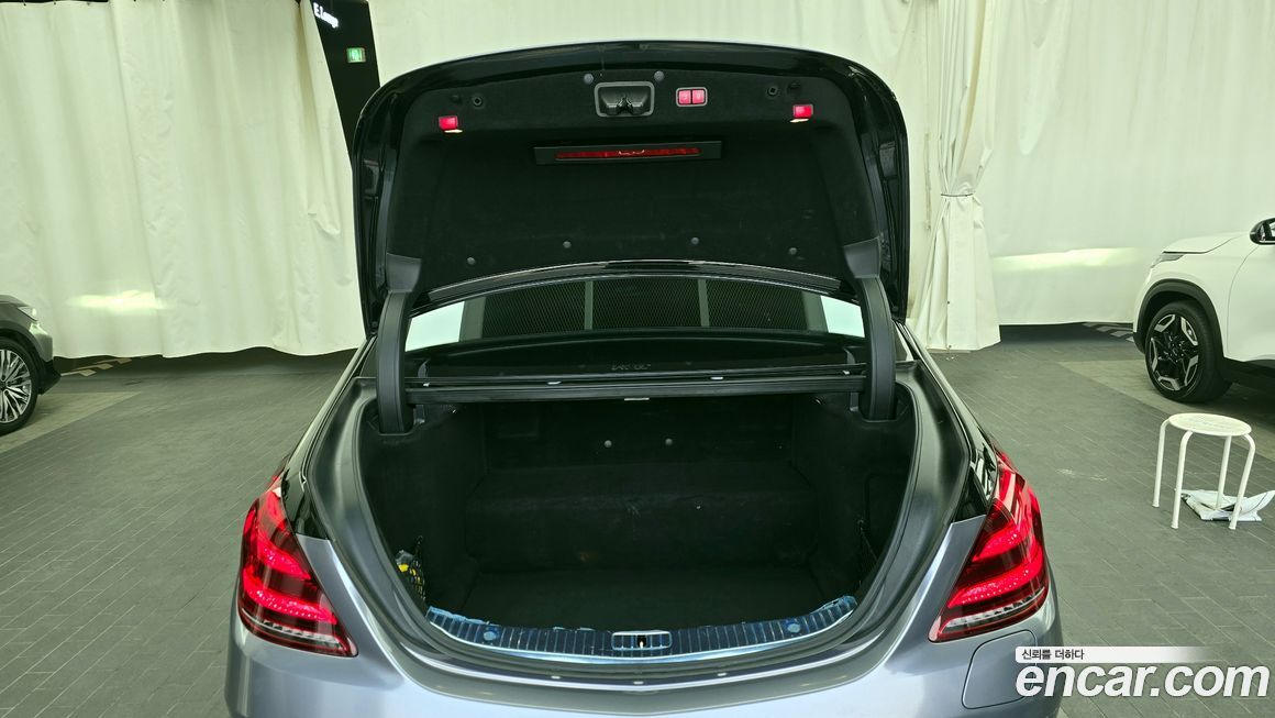 Mercedes-Benz S-Class 2020