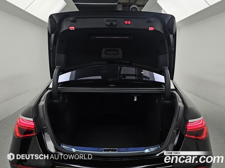 Mercedes-Benz S-Class 2021