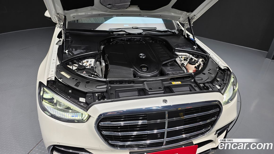 Mercedes-Benz S-Class 2023