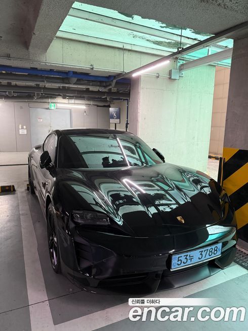 Porsche Taycan 2021