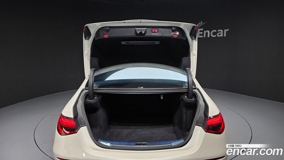 Mercedes-Benz S-Class 2023