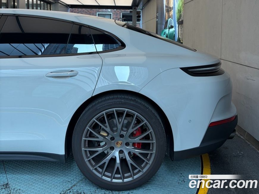 Porsche Panamera 2025