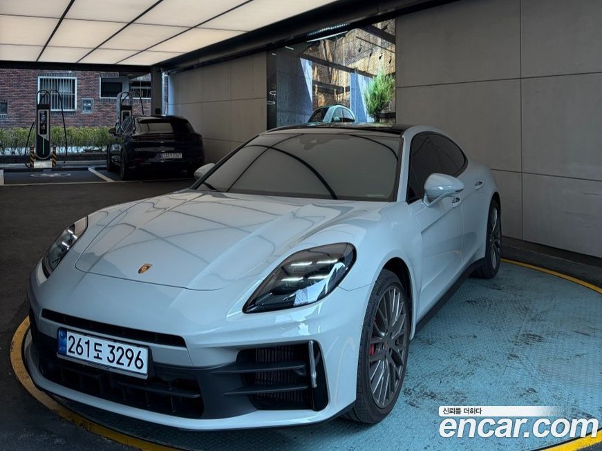 Porsche Panamera 2025