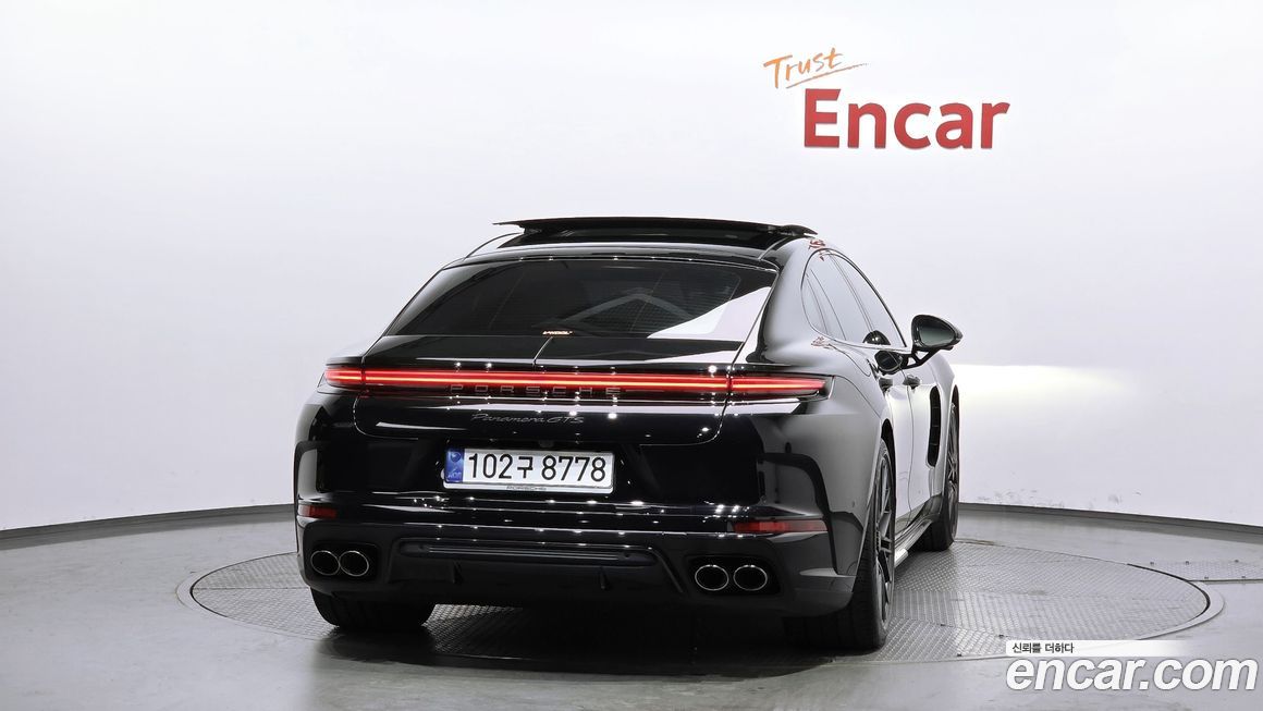 Porsche Panamera 2025