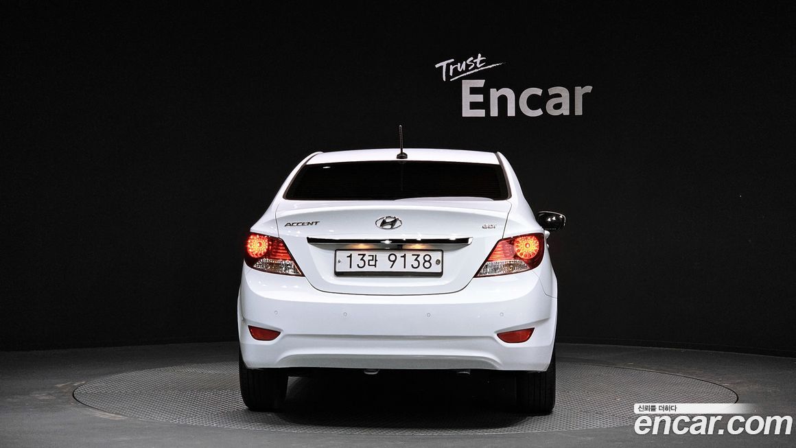 Hyundai Accent 2015