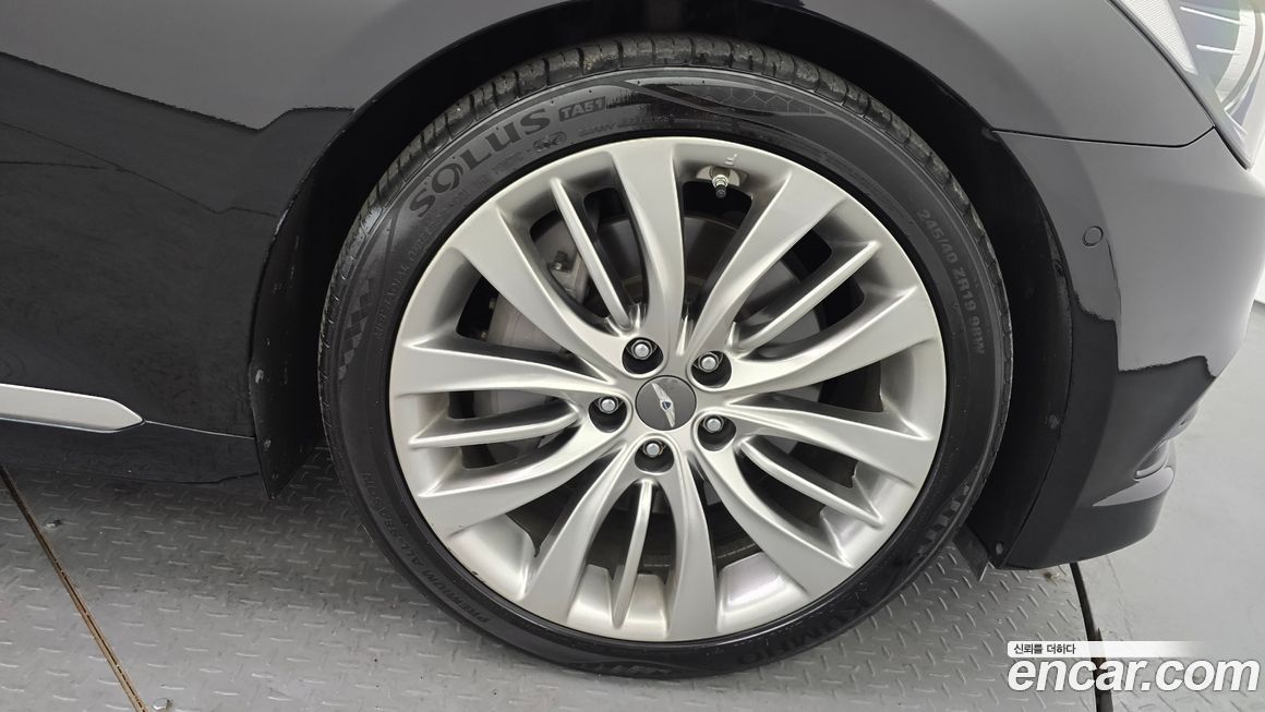 Hyundai Genesis 2016