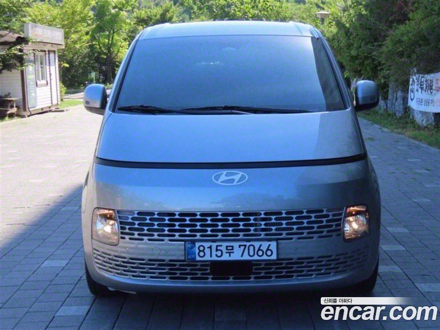 Hyundai Staria 2025