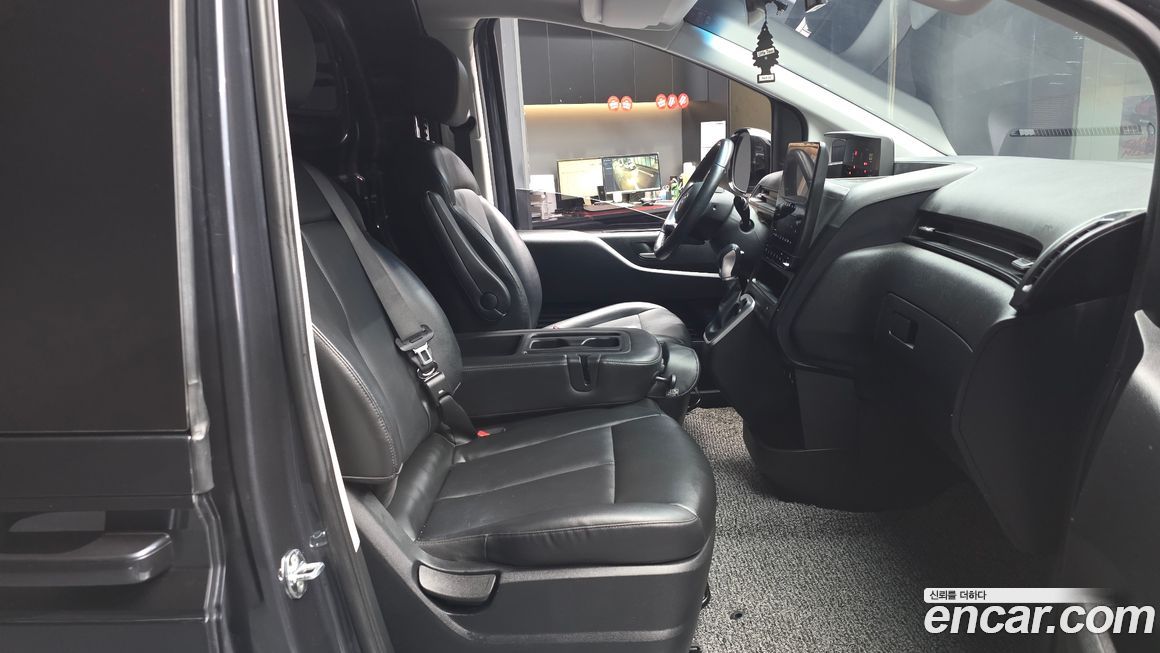 Hyundai Staria 2022