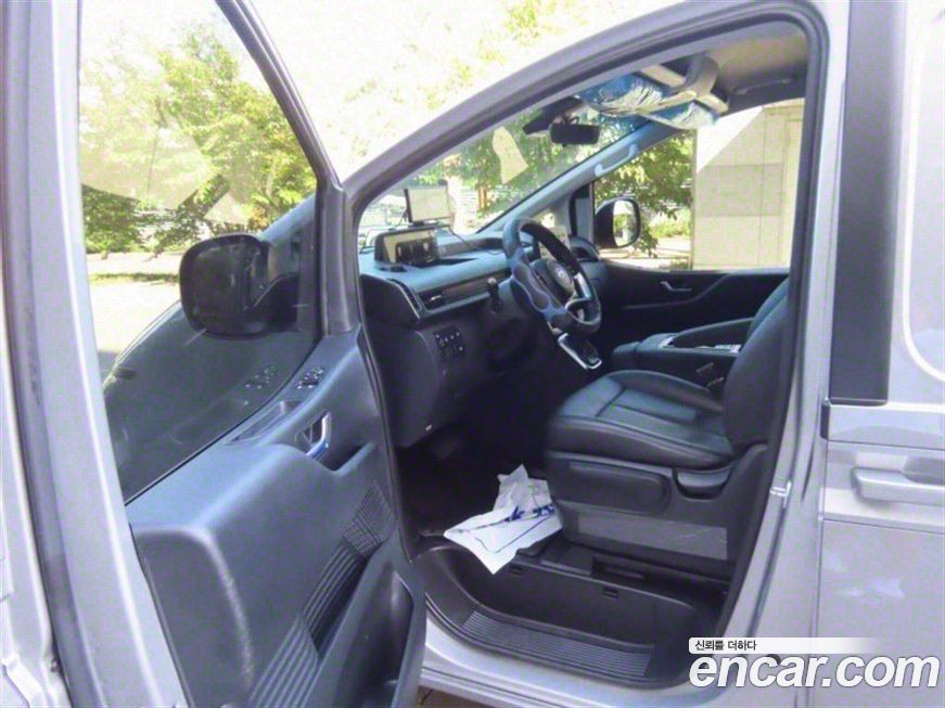 Hyundai Staria 2025