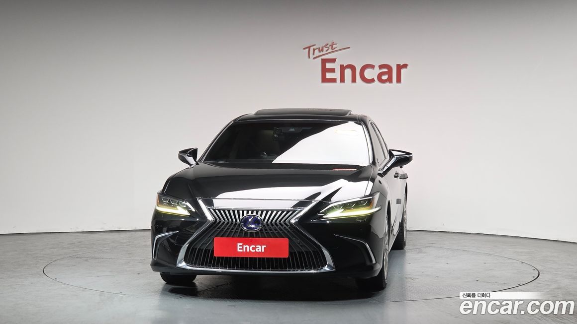 Lexus ES 2019