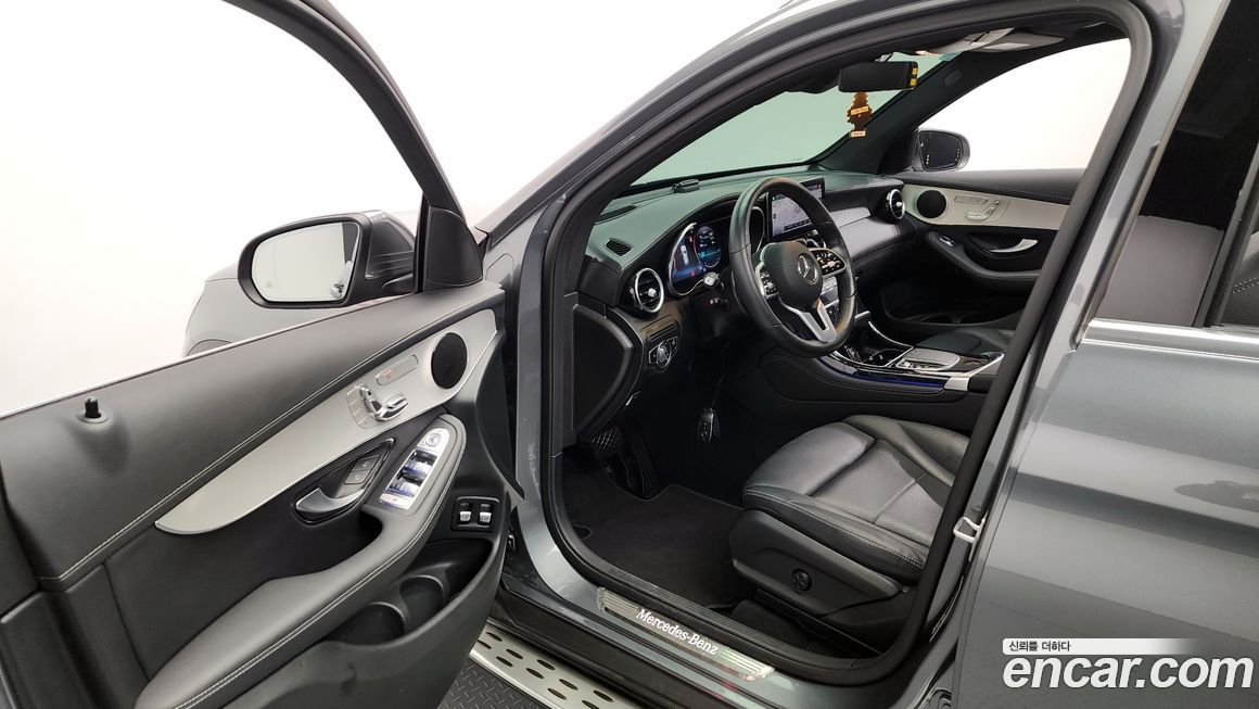 Mercedes-Benz GLC-Class 2021