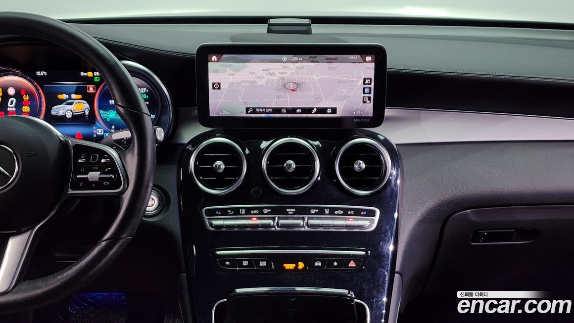 Mercedes-Benz GLC-Class 2021