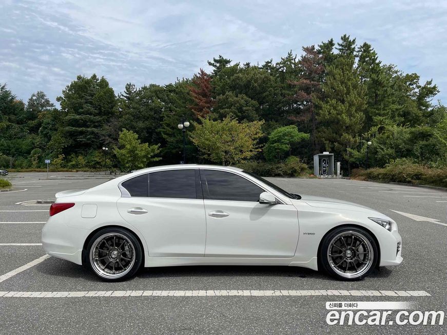Infiniti Q50 2015