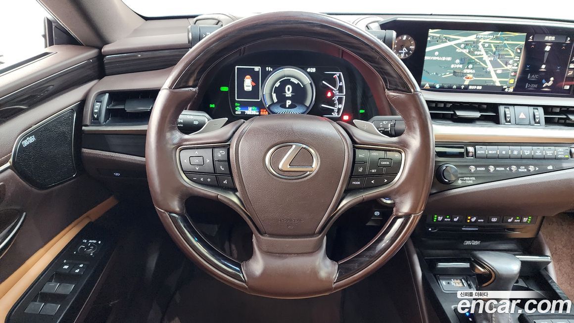 Lexus ES 2019