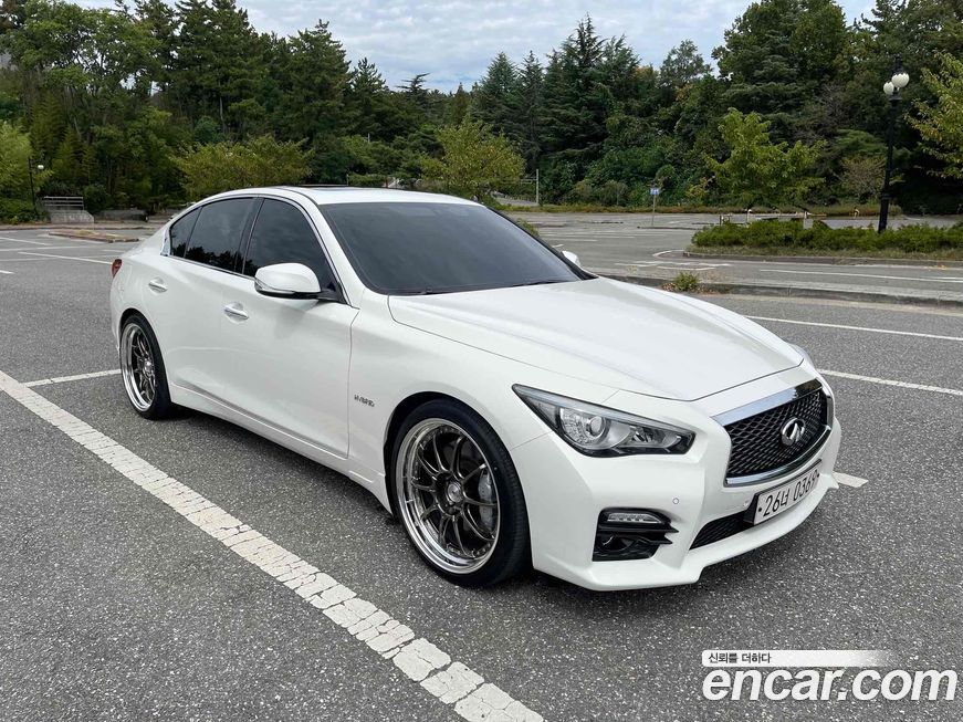Infiniti Q50 2015