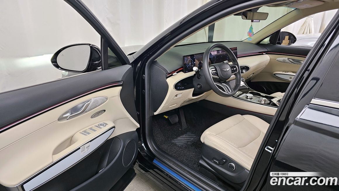 Genesis GV70 2025