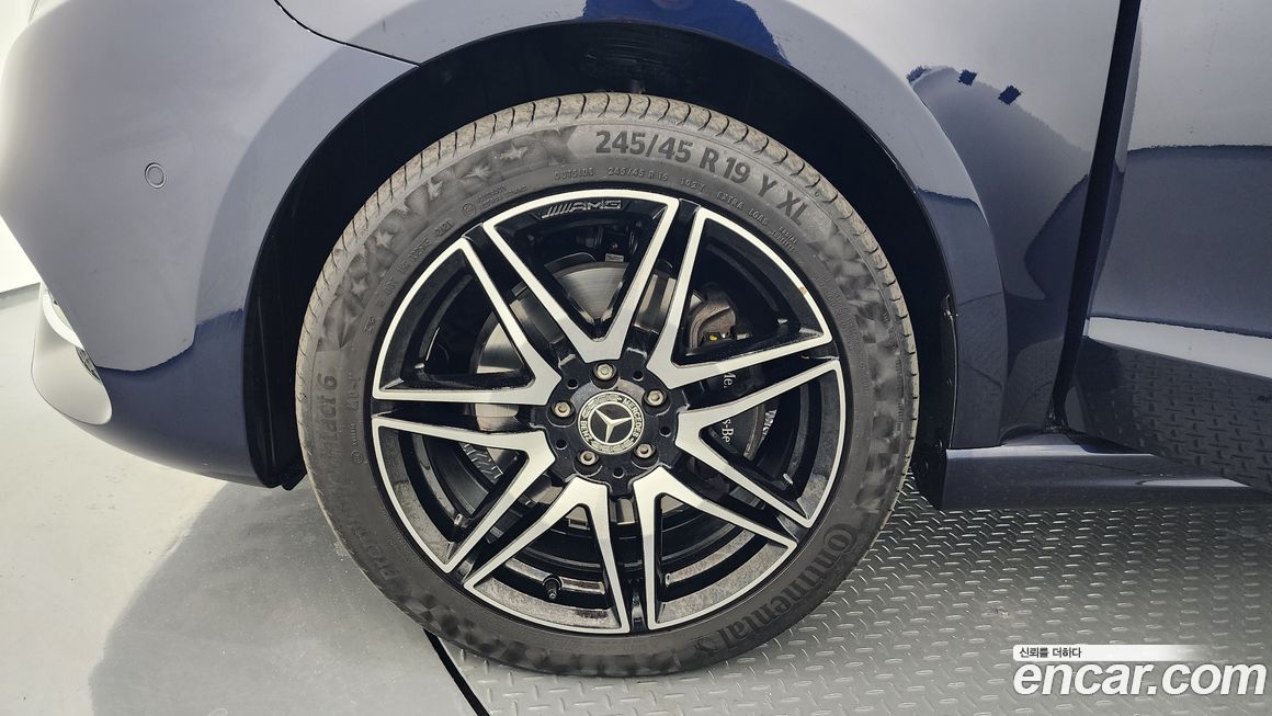 Mercedes-Benz V-Class 2022