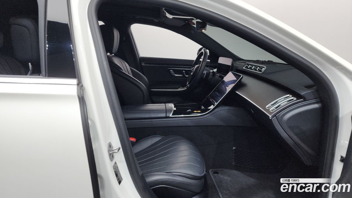 Mercedes-Benz S-Class 2023