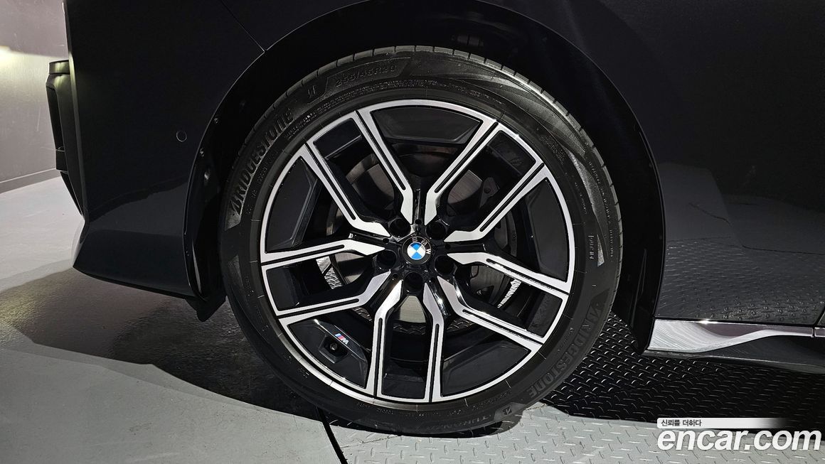 BMW 7-Series 2025