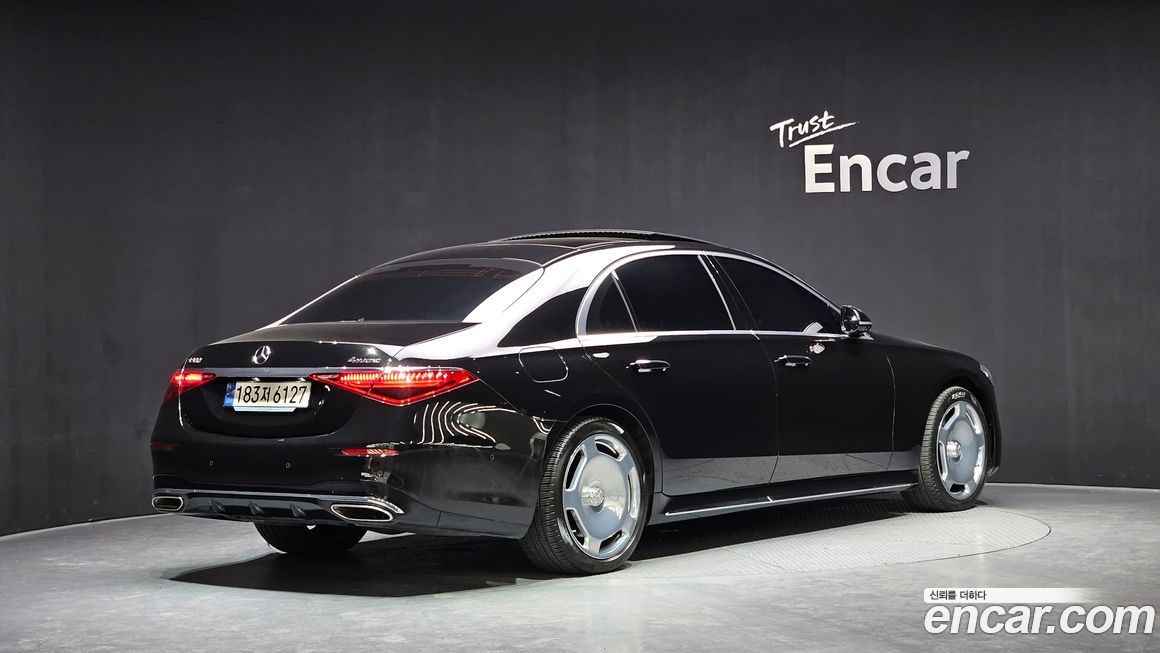 Mercedes-Benz S-Class 2024