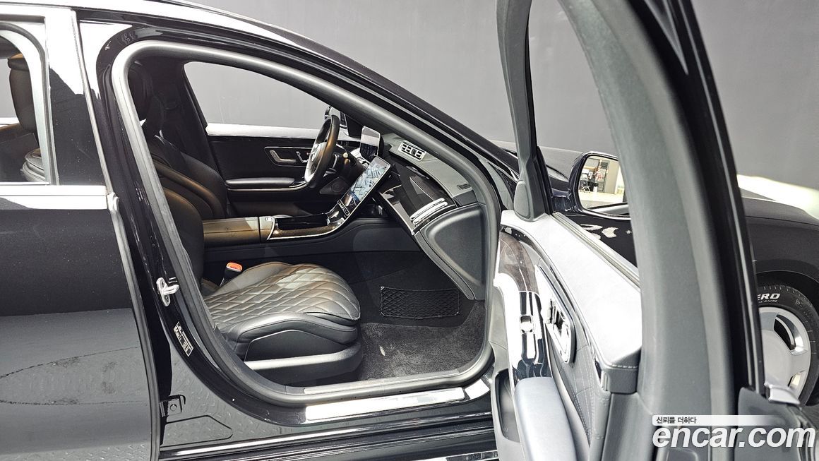 Mercedes-Benz S-Class 2024